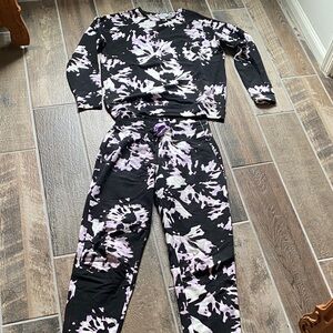 Athleta Set - Black & Light Purple xxs sweatshirt and xs joggers